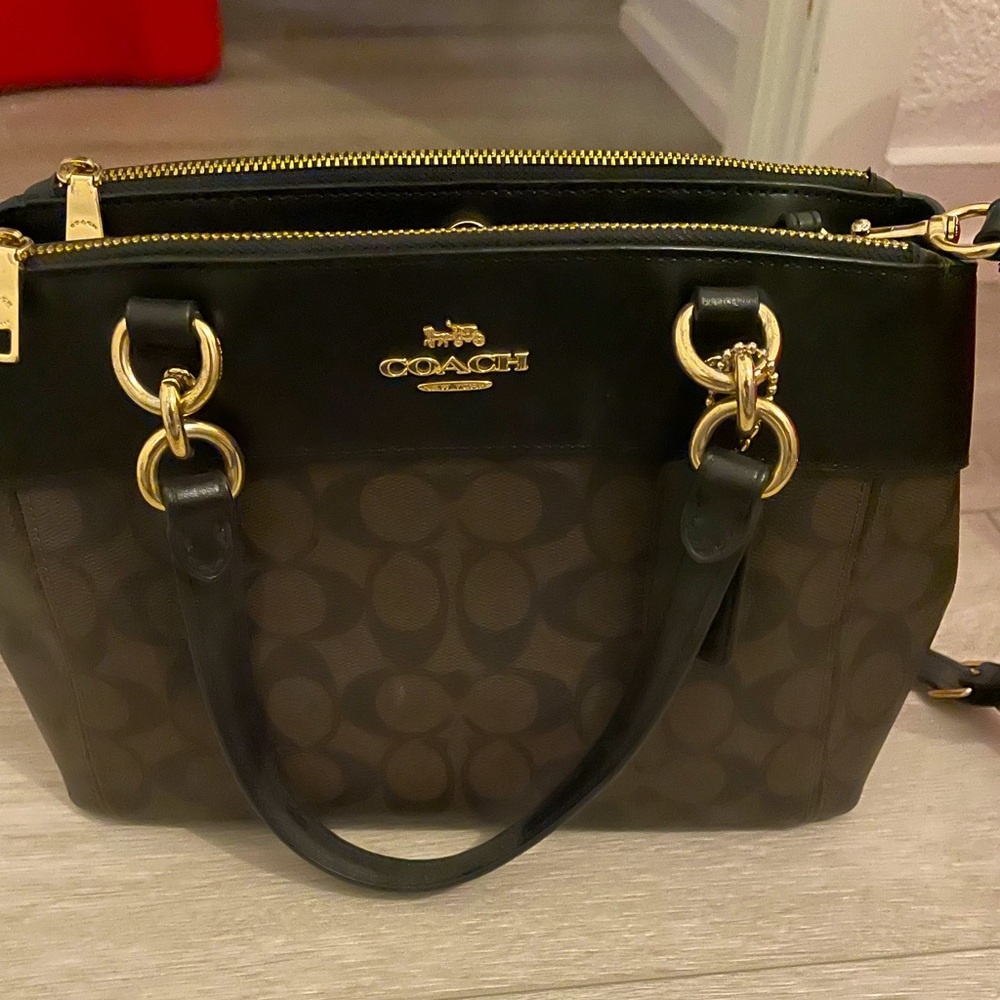 Like new Coach purse with strap